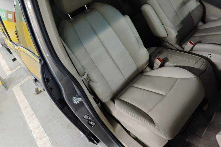 Used Buick GL8 2018 28T Luxury Model China VI Standard