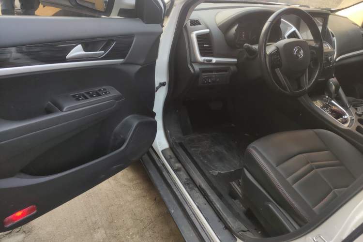 Used Dongfeng Aeolus AX7 2016 2.0L Automatic Zhiyi Trim
