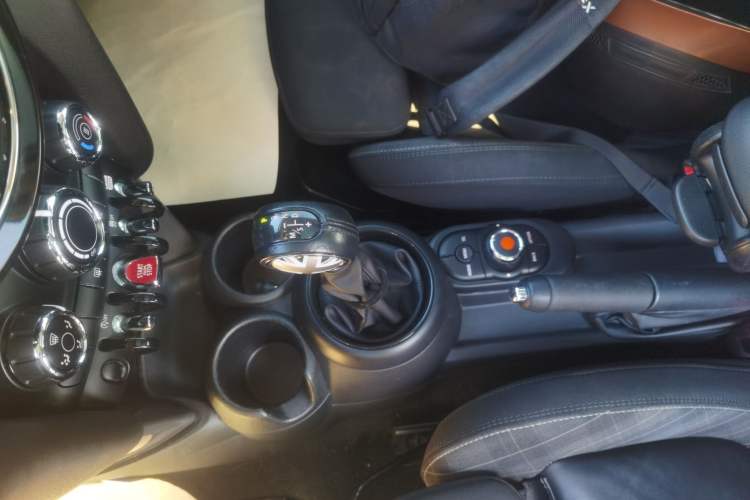 Used  MINI 2016 1.5T COOPER
