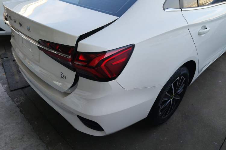 Used Roewe i5 2021 1.5L CVT Diamond Edition
