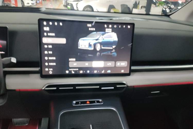 Used VOYAH Dream 2025 PHEV Four-Wheel-Drive Flagship Version – Qiankun Edition
