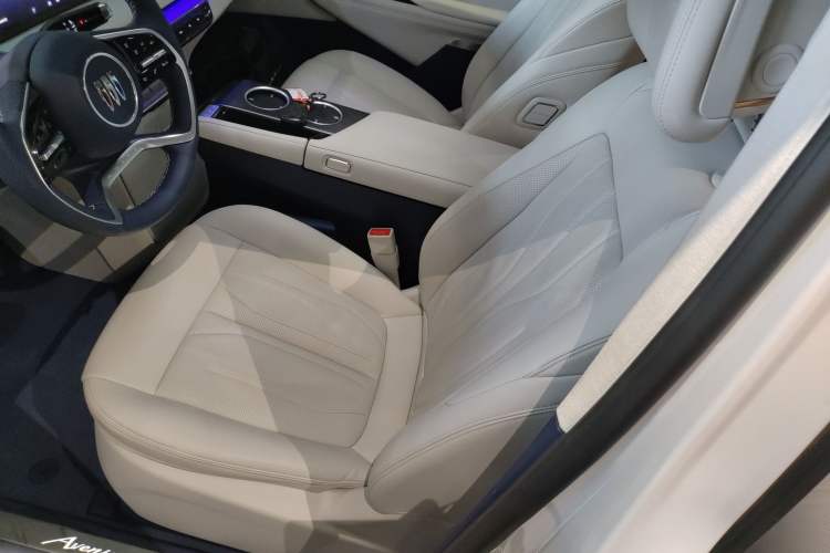 Used Buick GL8 New Energy 2024 Lu Zun Luxury Edition 6-Seater
