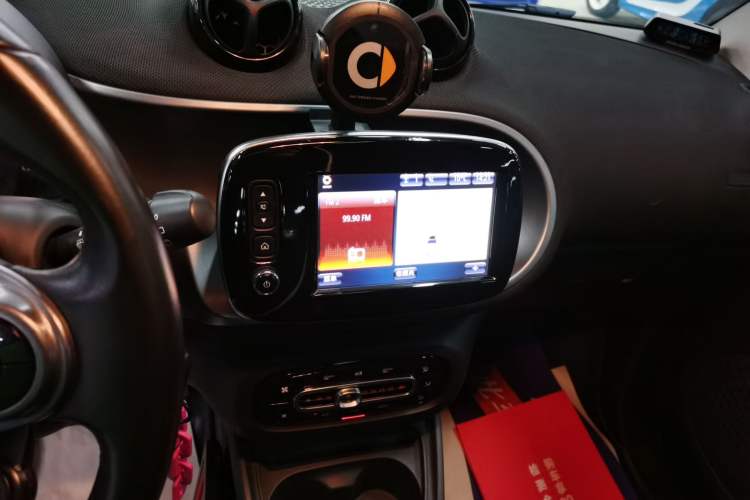 Used smart fortwo 2018 0.9T 66kW Hardtop Pioneer Edition China V Emission Standard
