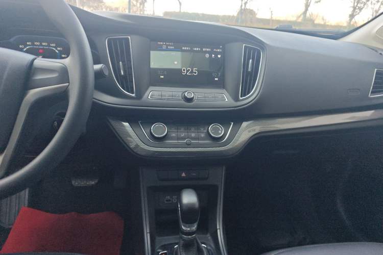 Used Roewe 360 2015 1.5L Automatic Luxury Edition
