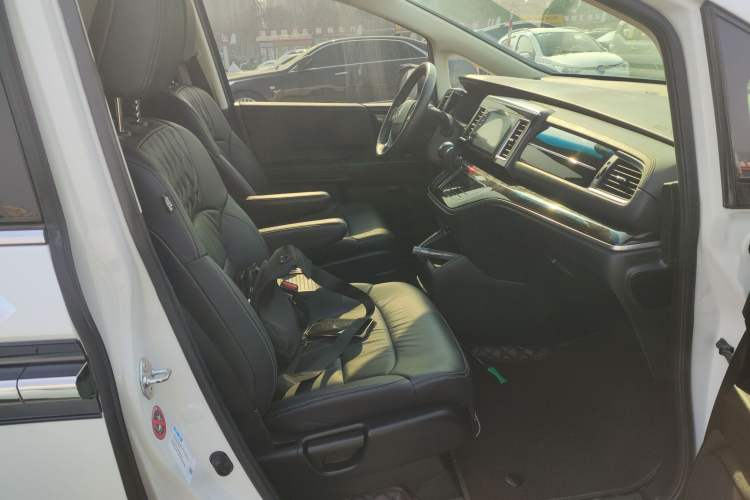 Used Honda Elysion 2019 2.0L Hybrid Luxury Edition