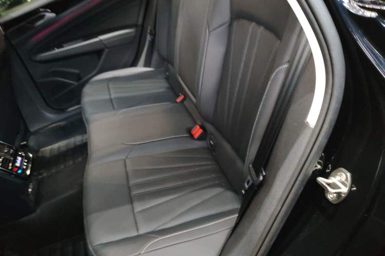 Used Volkswagen Passat 2025 Outstanding Model 380TSI Dragon Glory Edition
