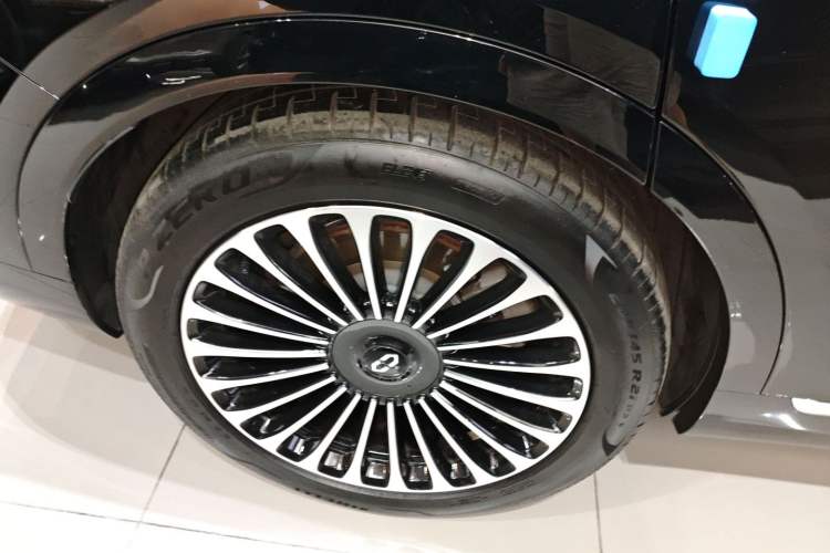 Used Hima AITO M9 2024 Range-Extended Ultra Version 52 kWh 5-Seater Model
