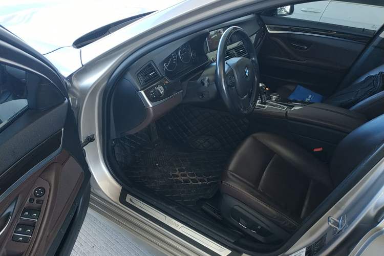 Used BMW 5 Series 2014 525Li Luxury Design Package