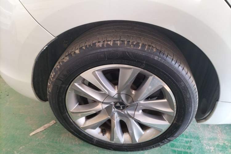 Used  5 2015 1.6T Elegant Edition THP160
