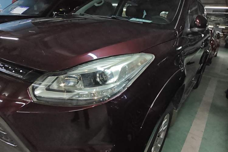 Used JMC Yusheng S350 2016 2.0T Automatic Two-Wheel Drive Gasoline Luxury Version with Sunroof 5 Seats
