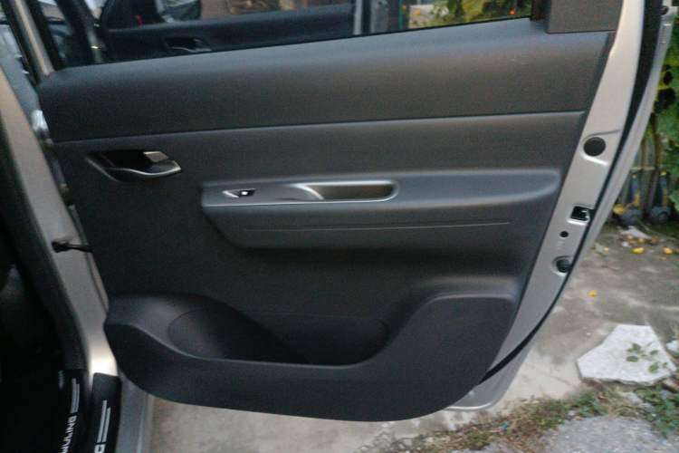 Used Wuling Hongguang New Energy 2025 Extended-Range Hybrid 50KM Comfort Version
