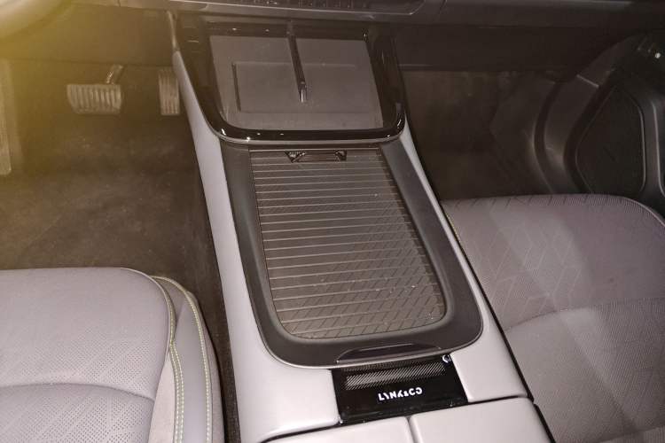 Used Lynk & Co 08 EM-P 2025 245km Ultra-Long Range Halo