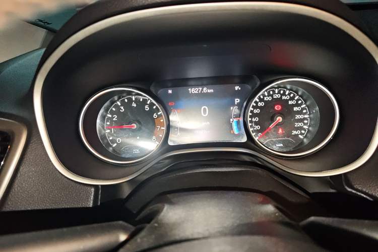 Used  Compass 2017 200T Automatic Family Edition