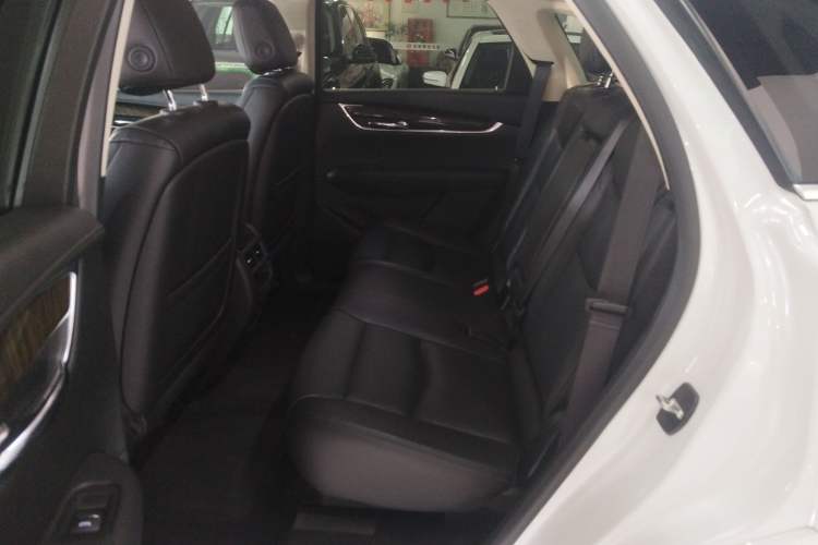 Used Cadillac XT5 2018 25T Luxury Model