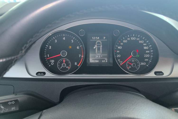 Used Volkswagen Magotan 2015 1.8TSI Advanced Model
