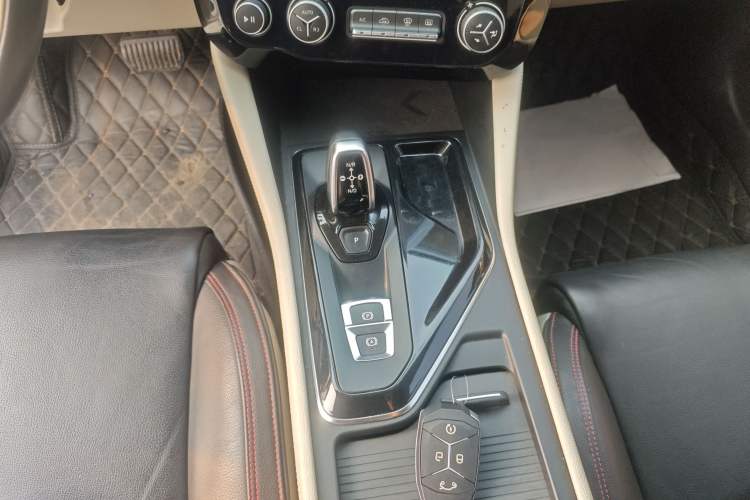 Used Lynk & Co 02 2018 1.5T DCT Two-Wheel Drive Zhaopu Version China V Standard
