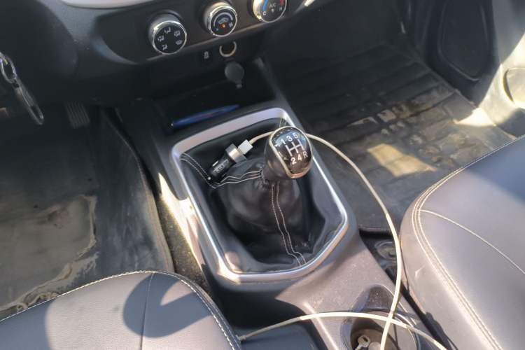 Used Dongfeng Ruichi 2021 2.4T Diesel Two-Wheel Drive Business Edition Long Cargo Bed YCY24165-61
