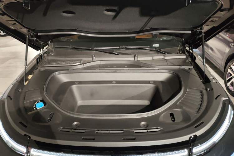 Used XPeng G9 2025 680 Ultra-Long Range All-Wheel Drive Max
