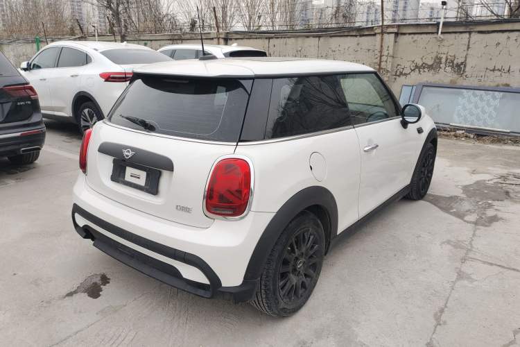 Used  MINI 2023 1.5T ONE
