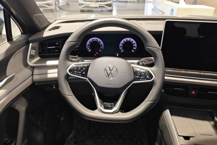 Used Volkswagen Tayron 2025 Tiguan L 380TSI 4Motion Luxury Easy Package
