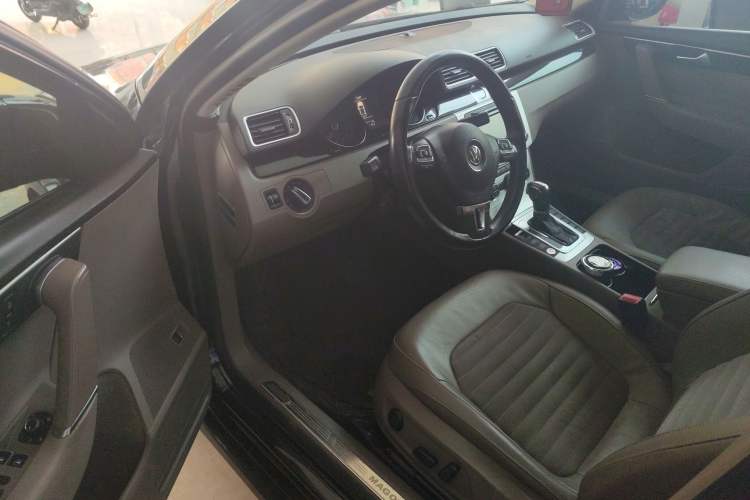 Used Volkswagen Magotan 2015 Facelift 1.8TSI Luxury Model
