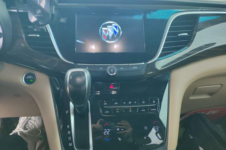 Used Buick GL8 2017 ES 28T Luxury Model China V Standard
