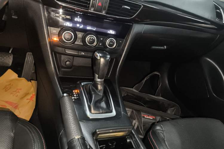 Used Mazda Atenza 2014 2.0L Blue Sky Luxury Edition