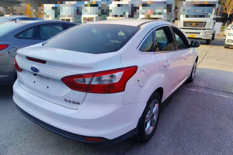 Used Ford Focus 2012 Sedan 1.6L Automatic Fashion Edition

