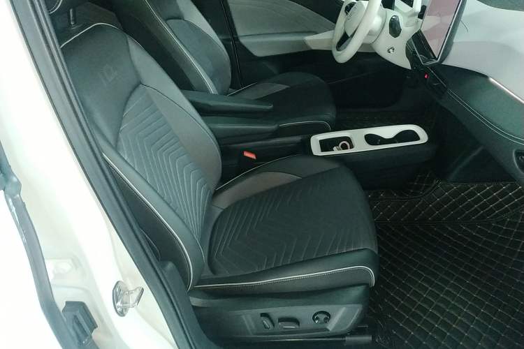 Used Volkswagen ID.3 2025 Smart Model Outstanding Oxygen Edition
