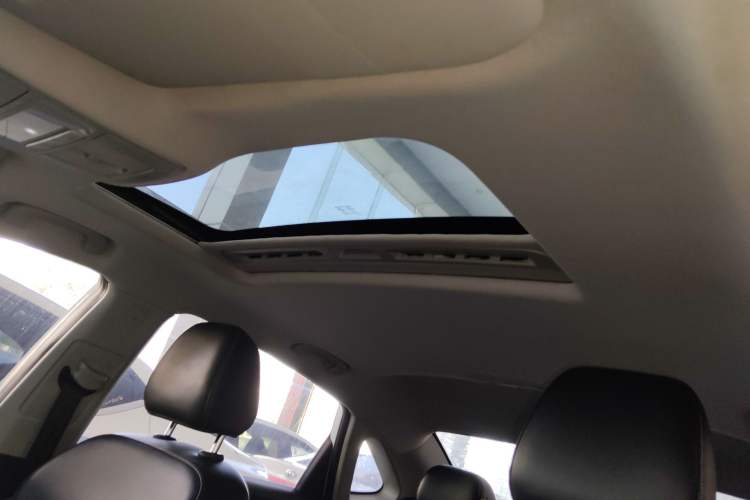 TDK.VehicleDetails.img