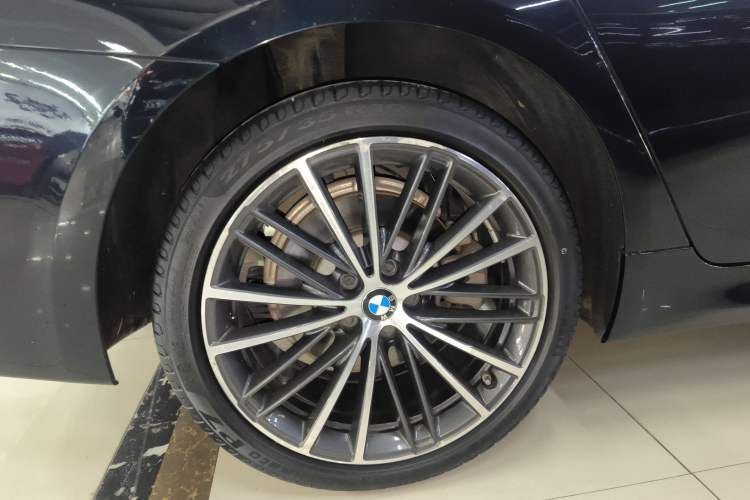 Used BMW 5 Series 2022 Restyled 530Li Leading Edition M Sport Package
