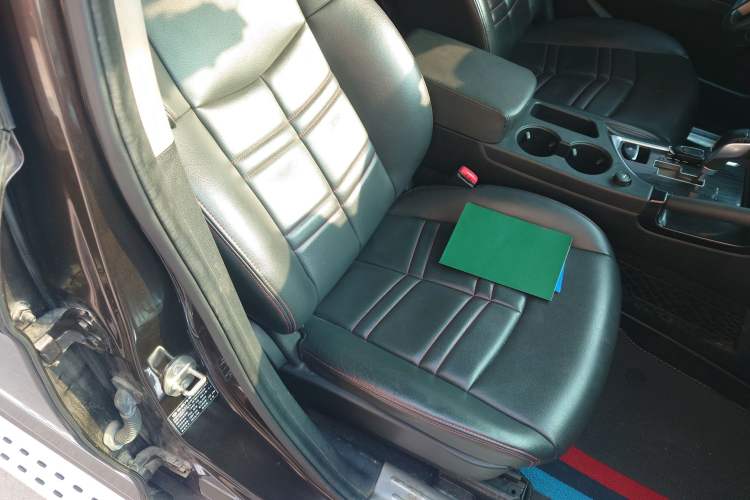 Used Dongfeng Aeolus AX7 2016 2.0L Automatic Zhiyi Trim