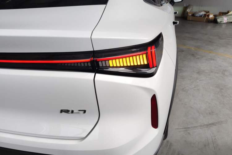 Used Livan Livan 7 2024 450km Executive Version
