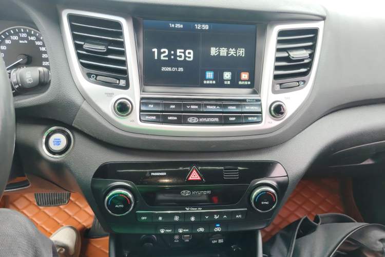 Used Hyundai Tucson 2018 1.6T Dual-Clutch Two-Wheel Drive 15th Anniversary Special Edition