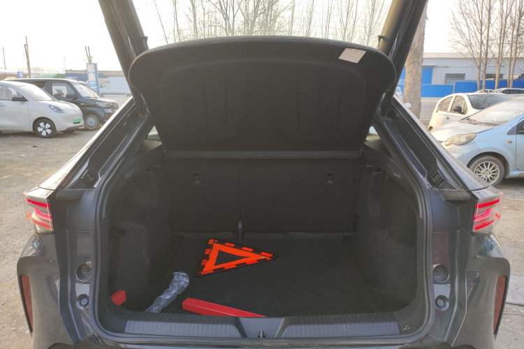 Used Volkswagen ID.UNYX 2024 Pro Long-Range Version
