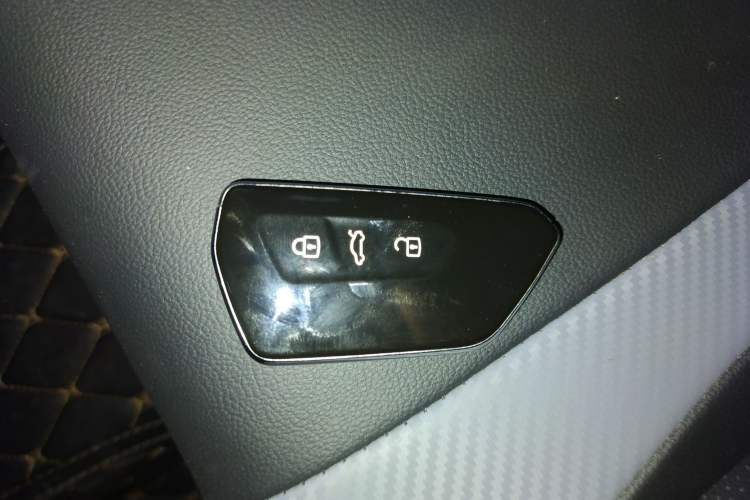 Used Volkswagen Lamando 2022 Lavida L 280TSI DSG Cool & Spicy Edition
