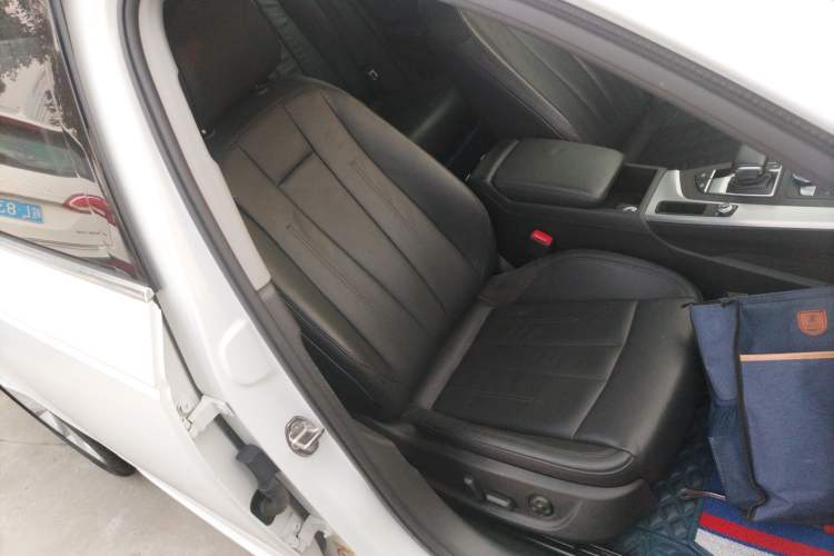 Used Audi A4L 2018 30th Anniversary Edition 40 TFSI Fashion Model
