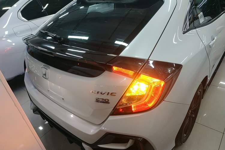 Used Honda Civic 2021 HATCHBACK 220TURBO CVT New Trendsetter
