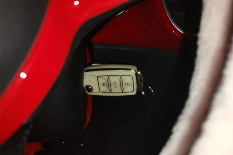 Used Volkswagen Beetle 2015 180TSI model
