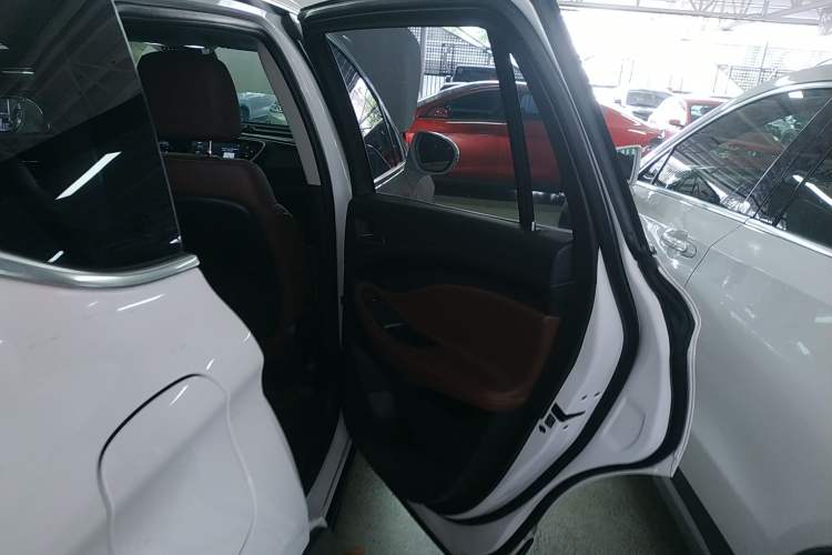 Used Buick Envision 2020 20T Two-Wheel Drive Luxury Model
