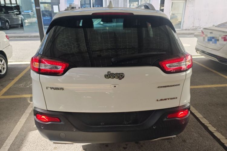 Used  Cherokee 2017 2.4L Leading Edition
