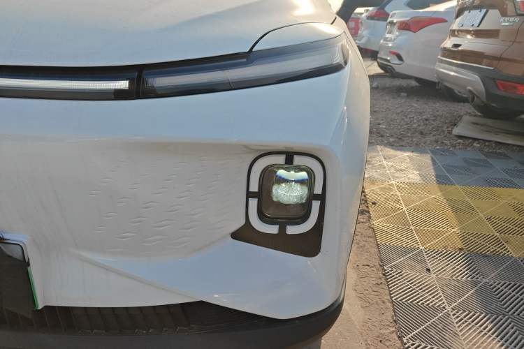 Used Geometry E Firefly 2024 401 km Fluorescent
