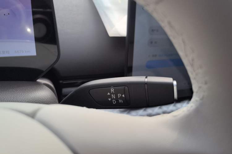 Used  3 2024 Charming Edition 405km Lite