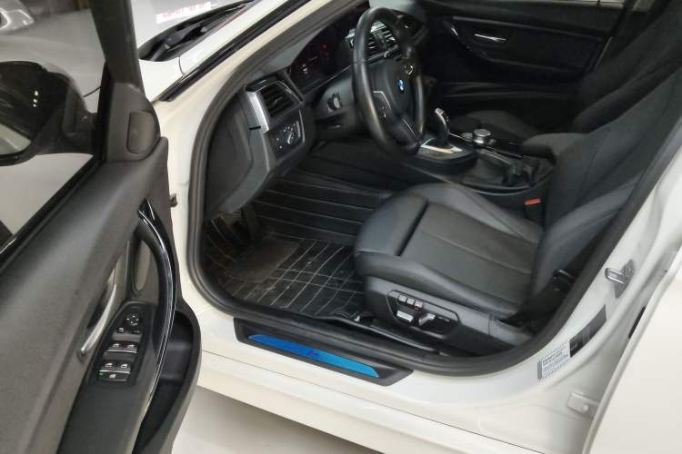 Used BMW 3 Series 2018 320Li Leading Model M Sport Package
