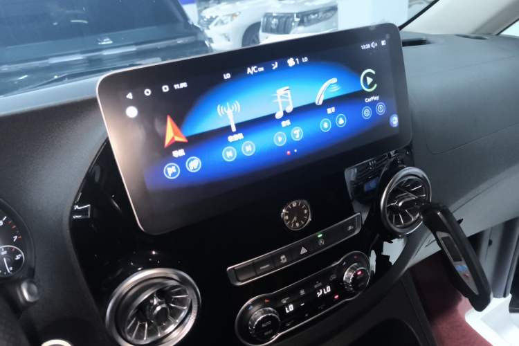 Used Mercedes-Benz Vito 2023 2.0T Business Version 7 Seats