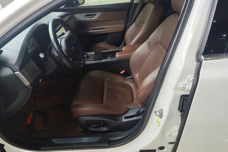 Used Jaguar XFL 2019 XFL 2.0T 250 PS Two-Wheel-Drive Luxury Edition
