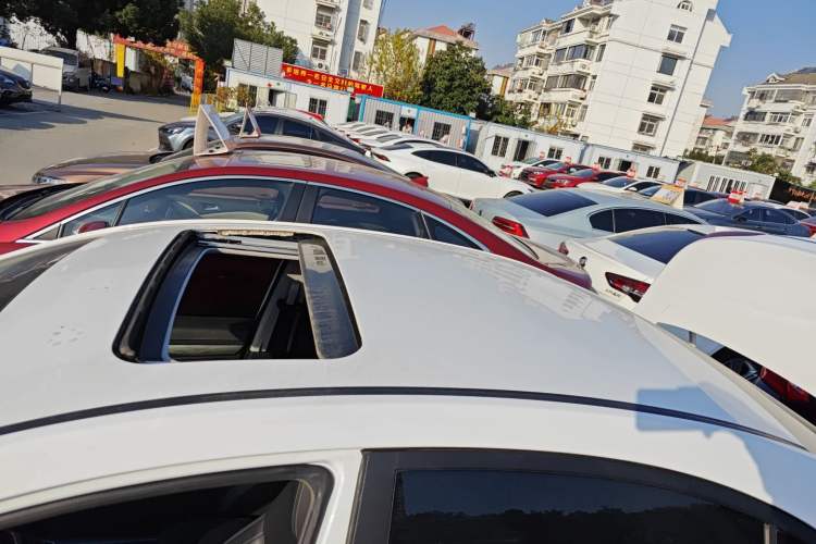 Used Geely Auto Emgrand 2019 Leading Edition 1.5L CVT Upward-Connected Model China VI Standard