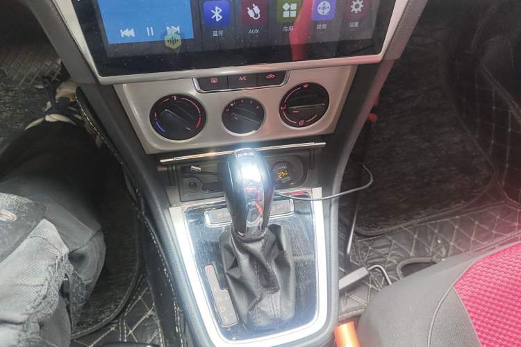 Used Volkswagen Lavida 2013 Revised Version 1.4 TSI DSG Comfort Edition
