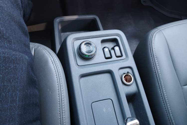 TDK.VehicleDetails.img