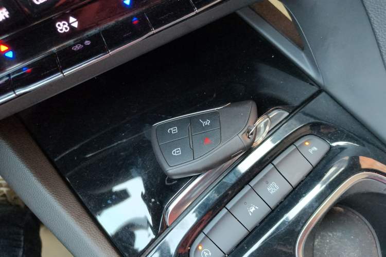 Used Buick Envision 2021 Encore Plus 652T Five-Seat Luxury Model
